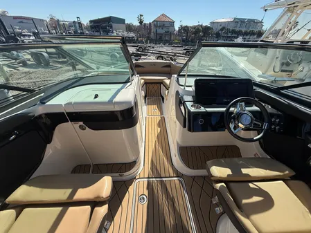 Sea Ray SLX 260 Outboard image