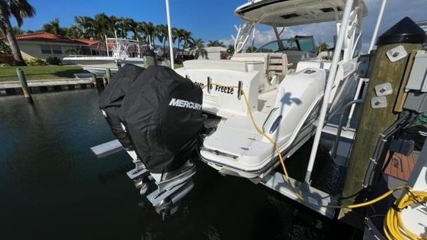 Boston Whaler 32DC