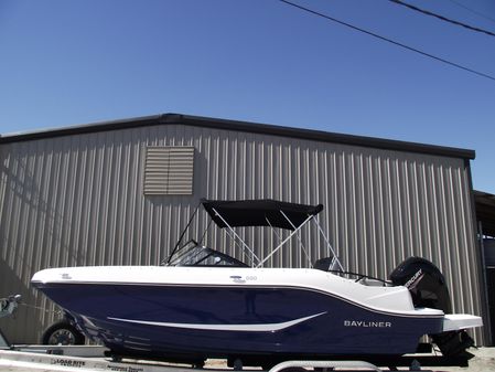 Bayliner D20 image