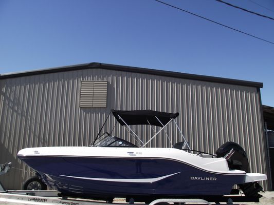 Bayliner D20 - main image