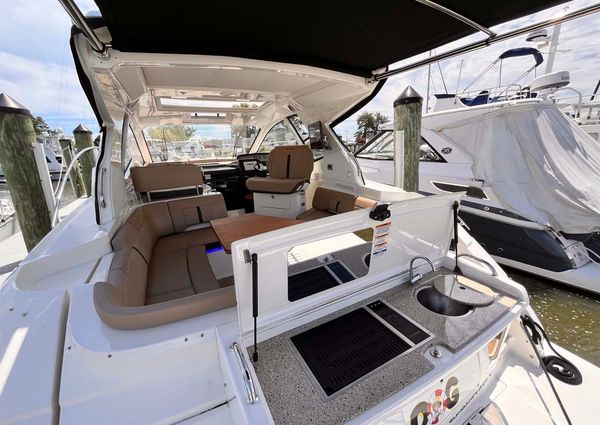 Sea Ray Sundancer 350 Coupe image