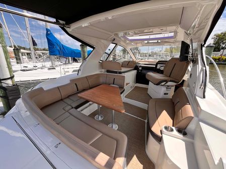 Sea Ray Sundancer 350 Coupe image