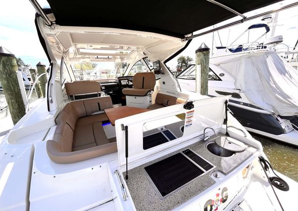 Sea Ray Sundancer 350 Coupe image