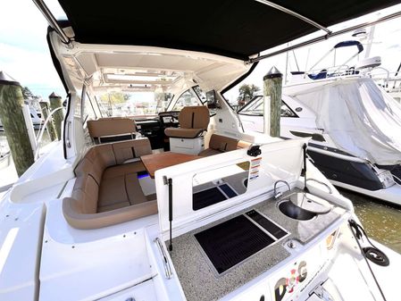 Sea Ray Sundancer 350 Coupe image