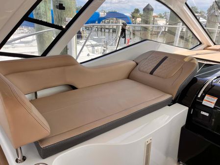 Sea Ray Sundancer 350 Coupe image