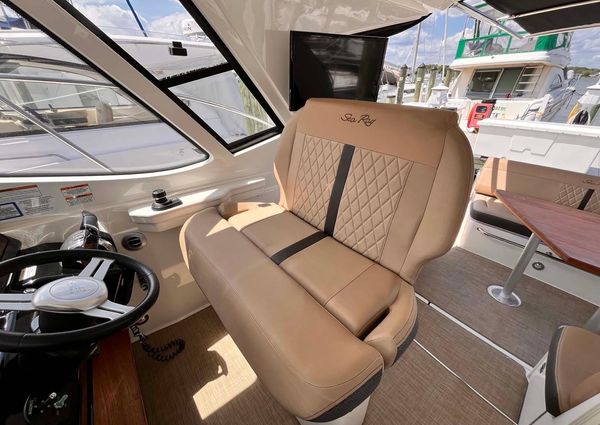 Sea Ray Sundancer 350 Coupe image