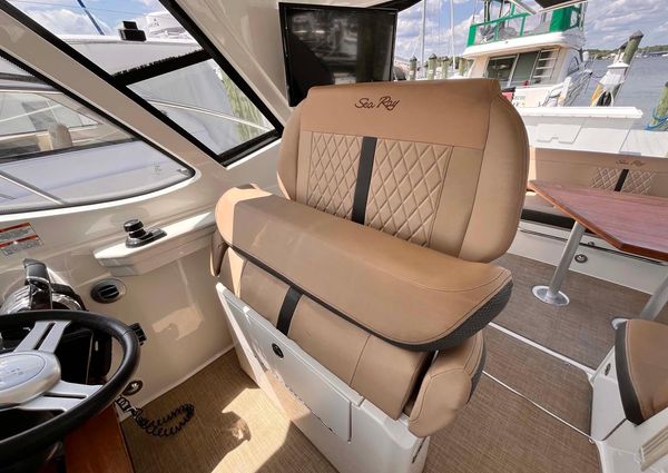 Sea Ray Sundancer 350 Coupe image