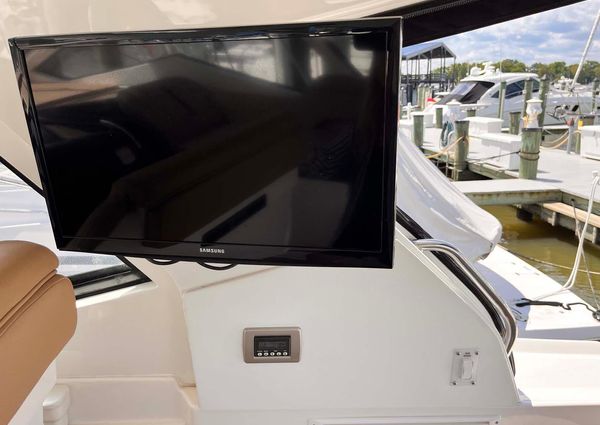 Sea Ray Sundancer 350 Coupe image