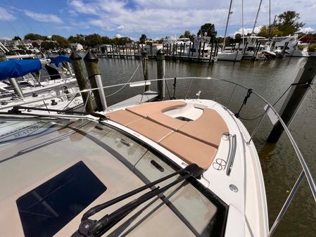 Sea Ray Sundancer 350 Coupe image