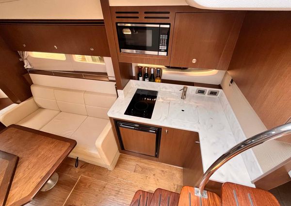 Sea Ray Sundancer 350 Coupe image