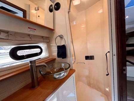 Sea Ray Sundancer 350 Coupe image