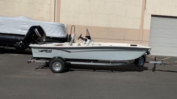 Mako Pro Skiff 17 CC 