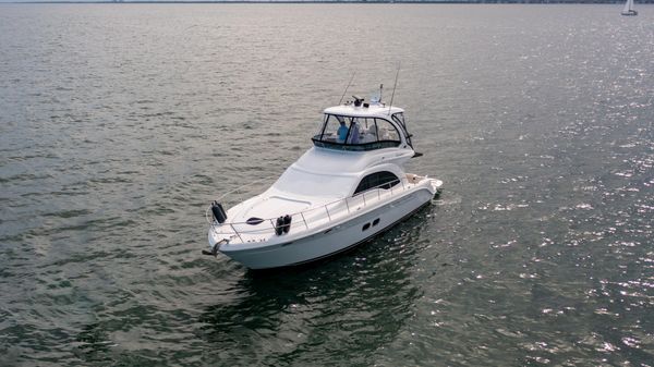 Sea Ray 52 Sedan Bridge