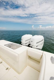 SeaVee 320B Center Console image