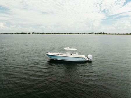 SeaVee 320B Center Console image