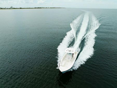 SeaVee 320B Center Console image