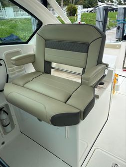 Pursuit 325 Dual Console image