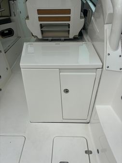 Pursuit 325 Dual Console image