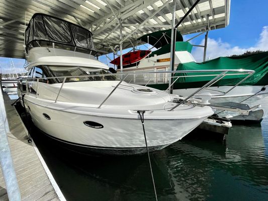 Meridian 341 Sedan - main image