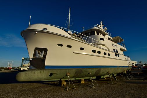 Farmont 70 Expedition Yacht image