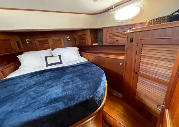 Hinckley Talaria 44 Flybridge image