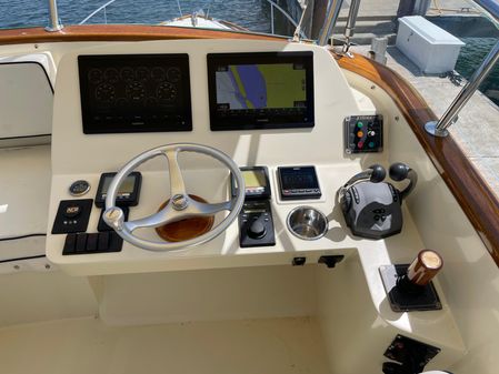 Hinckley Talaria 44 Flybridge image