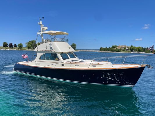 Hinckley Talaria 44 Flybridge - main image