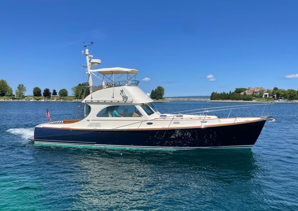 Hinckley Talaria 44 Flybridge image