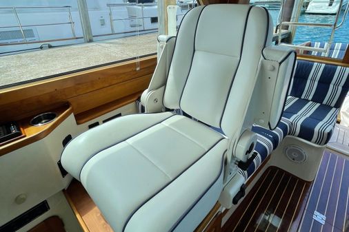 Hinckley Talaria 44 Flybridge image