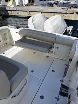 Boston-whaler 33-OUTRAGE image