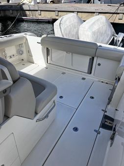 Boston-whaler 33-OUTRAGE image