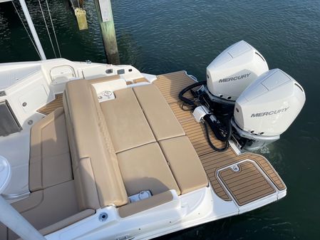 Sea Ray 290SD- Outboard image