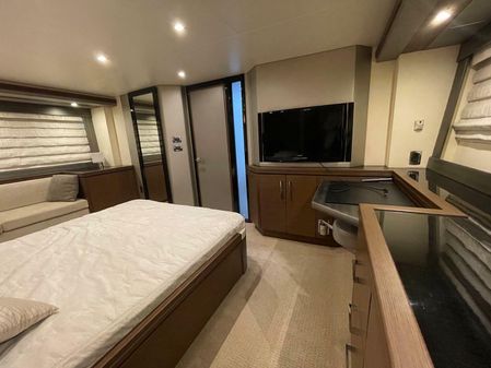 Marquis 630 Sport Yacht image