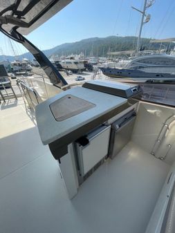 Marquis 630 Sport Yacht image