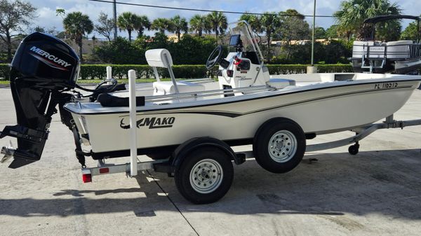 Mako Pro Skiff 15 CC 