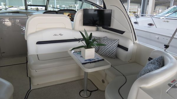 Sea Ray 380 Sundancer image