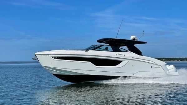 Cruisers Yachts 38 GLS