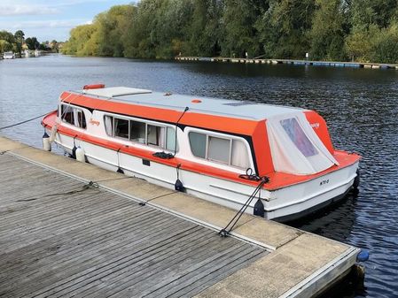 Norfolk-broads CRUISER-BOAT image