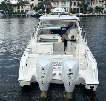 Pursuit 325 Offshore image