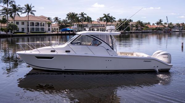 Pursuit 325 Offshore