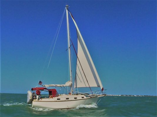 Island Packet 29 - main image