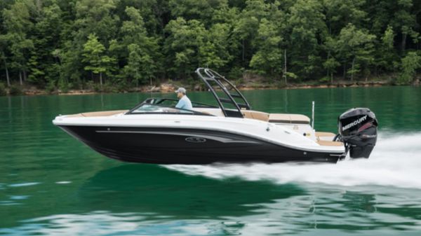 Sea Ray 230 SPX Outboard 