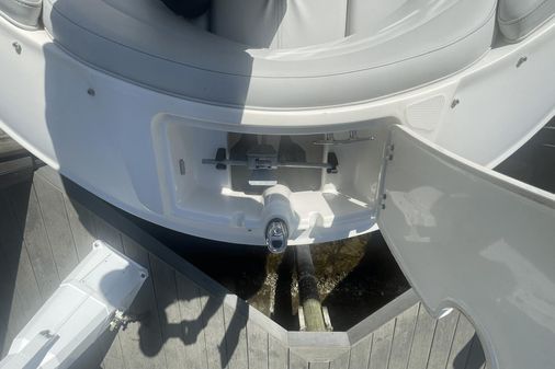 Sea Ray 230 SPX Outboard image