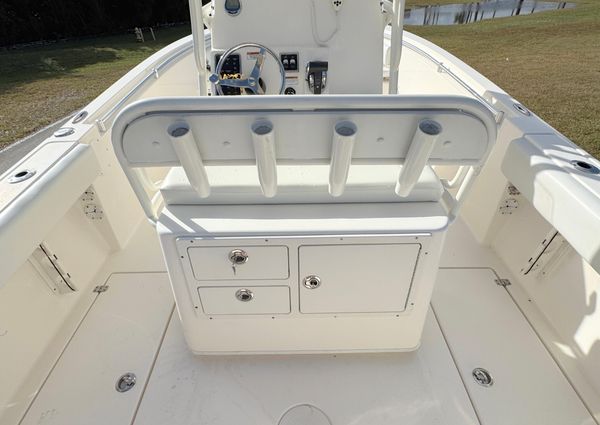 Cobia 237-CENTER-CONSOLE image