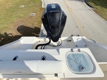 Cobia 237-CENTER-CONSOLE image