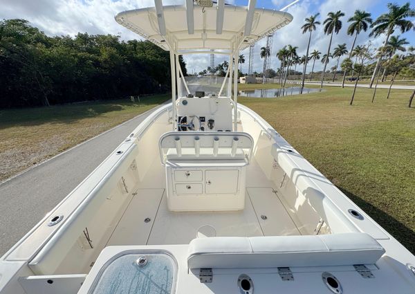 Cobia 237-CENTER-CONSOLE image