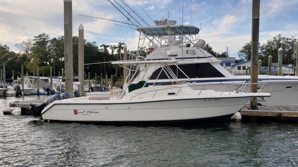 Pursuit 2870 Offshore Center Console 