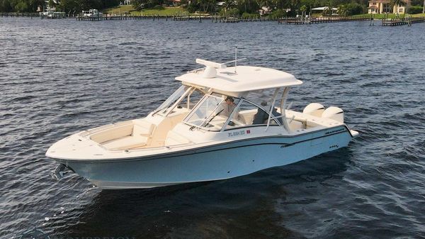 Grady-White 325 Freedom