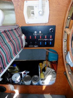 Fisher 30-PILOTHOUSE image