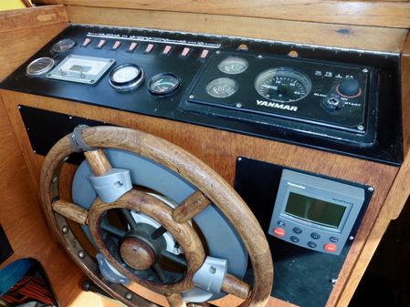 Fisher 30-PILOTHOUSE image